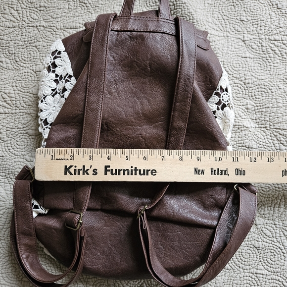 Claire's Leather/lace backpack - Picture 4 of 6